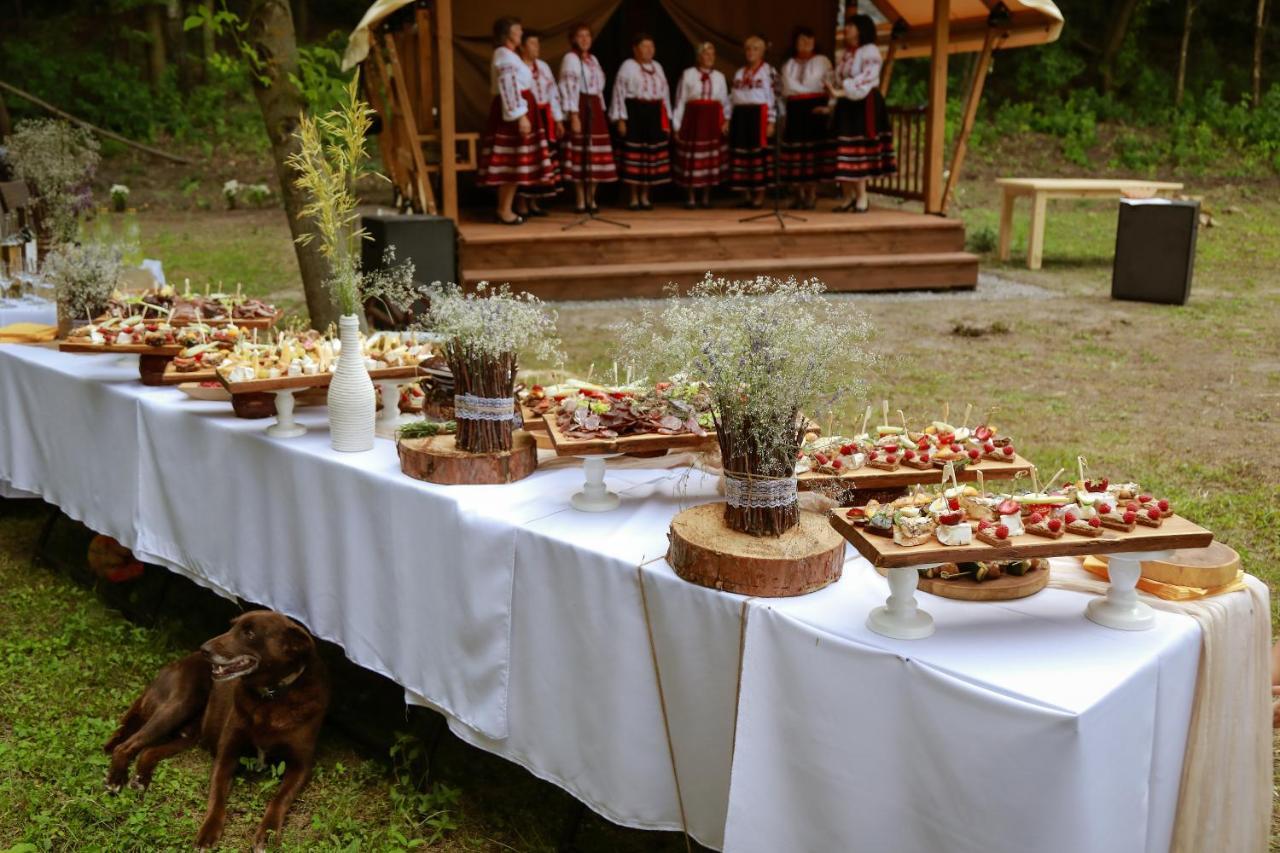 Hotel Глемпінг Шатро Ul'yaniki Esterno foto